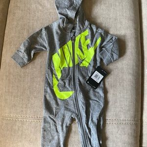 Nike zip up 9month